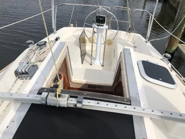 Slide: The Image of Pearson Shoal Draft Sloop 1988 - 8