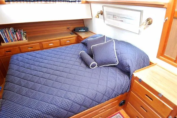 Slide: The Image of Grand Banks 46 Classic Stabilized 1993 - 11