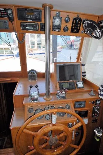 Slide: The Image of Grand Banks 46 Classic Stabilized 1993 - 5