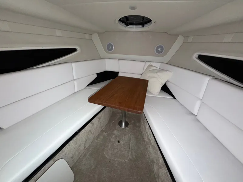 Slide: The Image of Regal 26 Express 2023 - 11