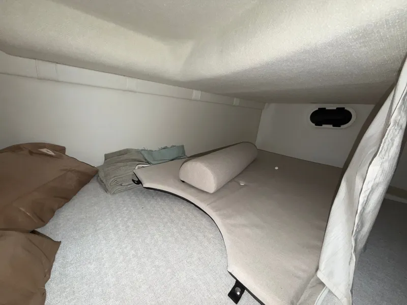 Slide: The Image of Regal 26 Express 2023 - 20