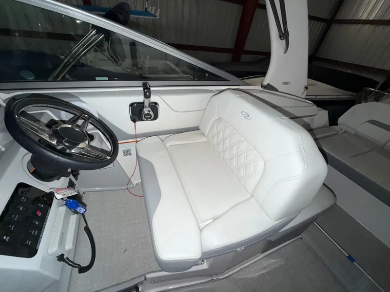 Slide: The Image of Regal 26 Express 2023 - 6