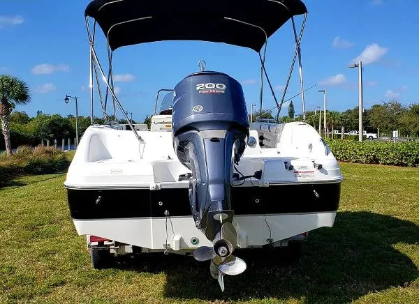 Slide: The Image of Hurricane SunDeck Sport 231 OB 2011 - 1