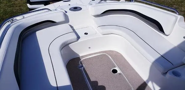 Slide: The Image of Hurricane SunDeck Sport 231 OB 2011 - 4