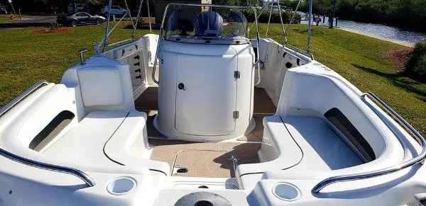 Slide: The Image of Hurricane SunDeck Sport 231 OB 2011 - 6