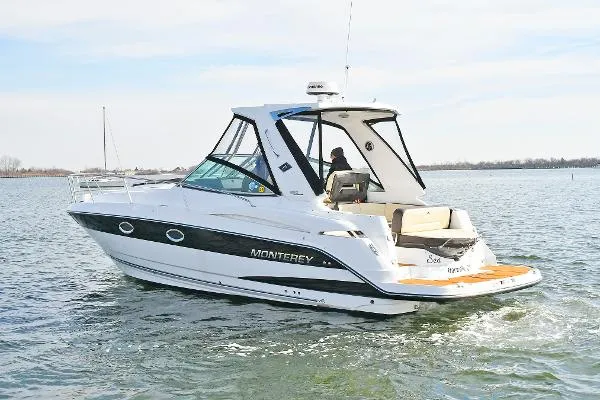 Slide: The Image of Monterey 335 Sport Yacht 2018 - 6