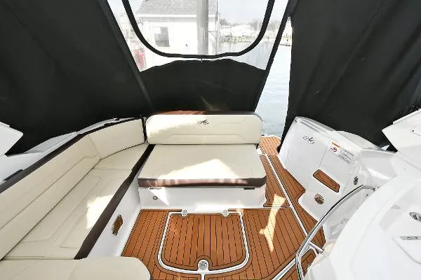 Slide: The Image of Monterey 335 Sport Yacht 2018 - 8