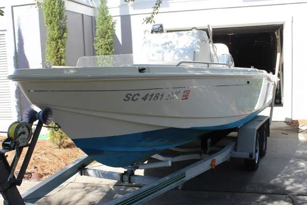 Slide: The Image of Scout 202 Sportfish 2000 - 2