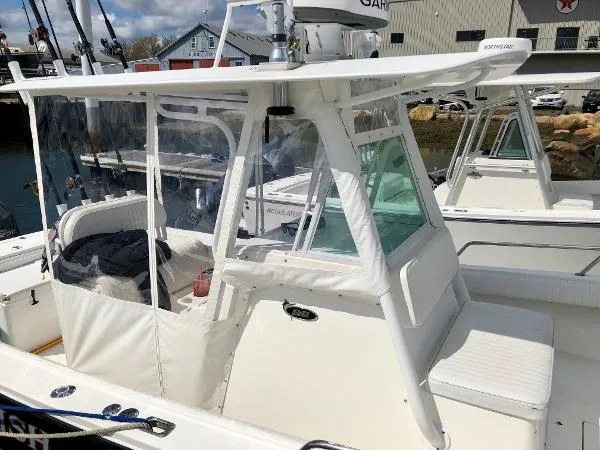 Slide: The Image of Regulator Marine 26 Forward Seating 2002 - 4