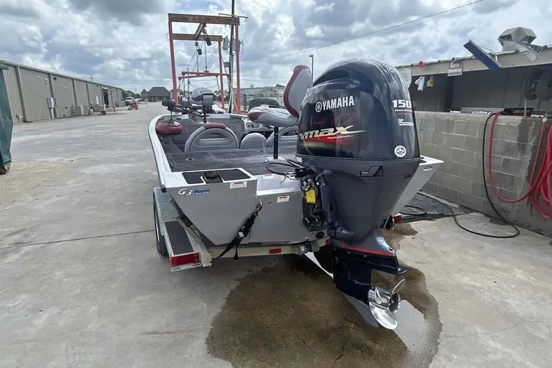 Slide: The Image of 2014 G3 Eagle Talon 19 DLX boat with Yamaha VMAX 150 outboard motor. - 2