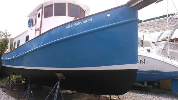 Slide: The Image of Custom Echo 38 Tug/Trawler 1988 - 10