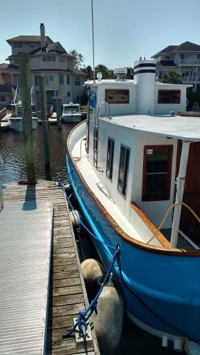 Slide: The Image of Custom Echo 38 Tug/Trawler 1988 - 4