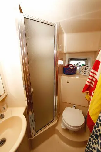 Slide: The Image of Bayliner 3788 Command Bridge Motoryacht 2002 - 10