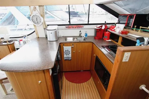 Slide: The Image of Bayliner 3788 Command Bridge Motoryacht 2002 - 5