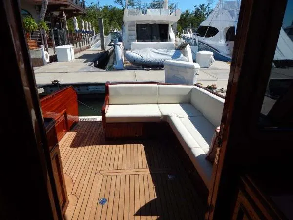 Slide: The Image of Windsor Craft by Vicem Yacht 40' Hardtop 2009 - 11