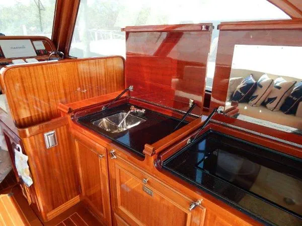 Slide: The Image of Windsor Craft by Vicem Yacht 40' Hardtop 2009 - 3
