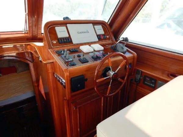 Slide: The Image of Windsor Craft by Vicem Yacht 40' Hardtop 2009 - 5