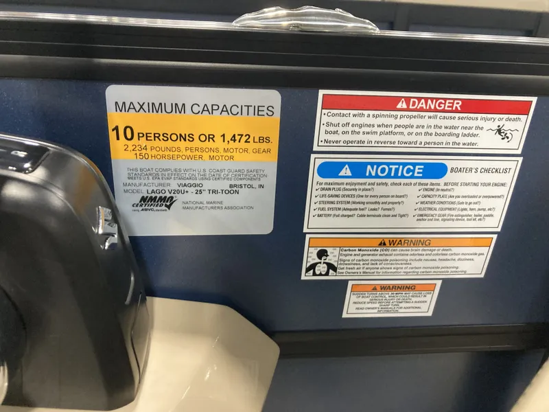 Slide: The Image of Boat capacity label for Viaggio V20U, 2026 model. - 17