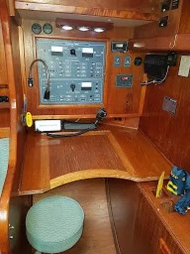 Slide: The Image of Endeavour 42 Sail away condition! 1985 - 6