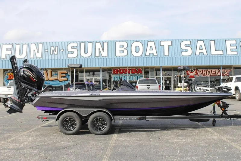 The Image of 2026 Skeeter ZXE20 boat at Fun-N-Sun Boat Sales dealership. - 1