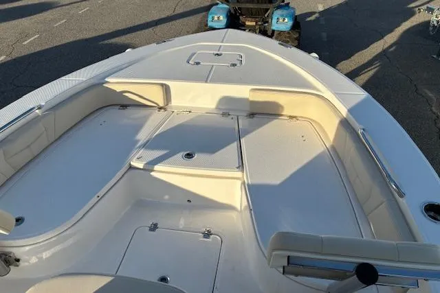 Slide: The Image of Interior view of 2026 Robalo 226 Cayman boat deck. - 8