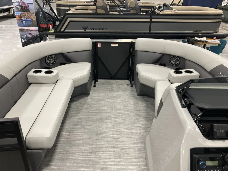 Slide: The Image of Interior of Viaggio V20U pontoon boat, model year 2026. - 14