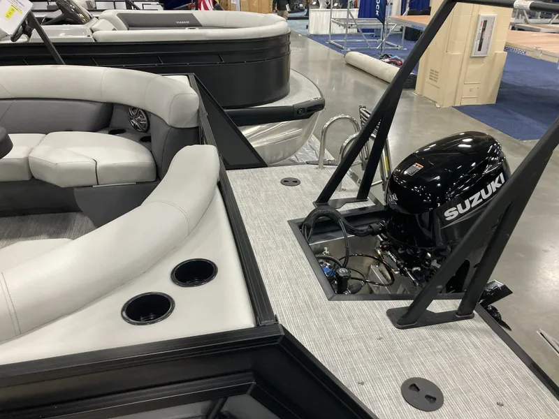 Slide: The Image of Viaggio V20U 2026 pontoon boat with Suzuki outboard motor. - 7