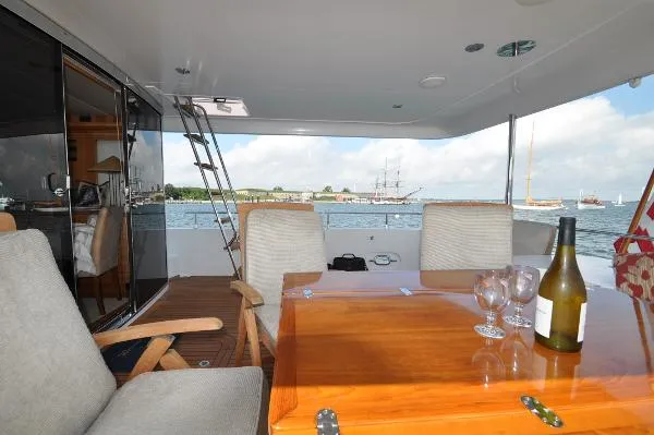 Slide: The Image of Queenship Admiralty Pilothouse 2000 - 9