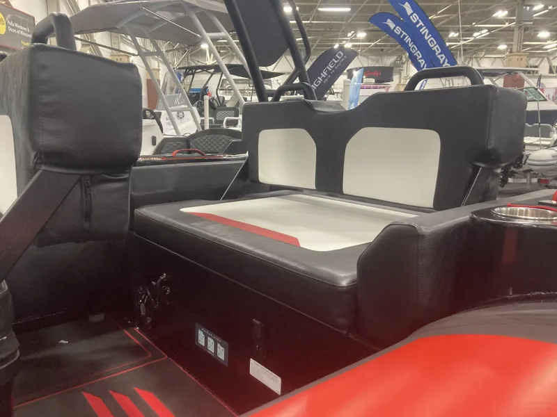 Slide: The Image of Highfield Velox 560 2026 - 11