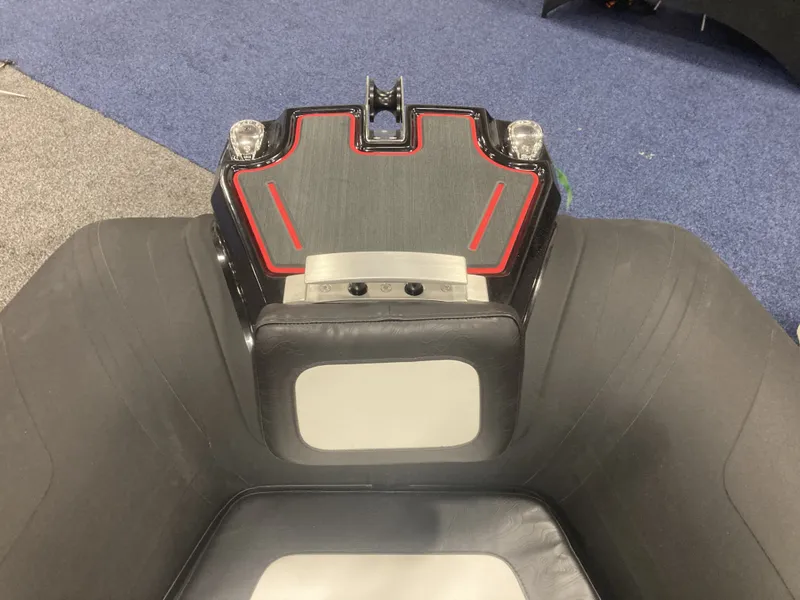 Slide: The Image of Highfield Velox 560 2026 - 16