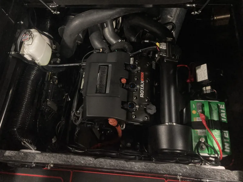 Slide: The Image of Highfield Velox 560 2026 - 17