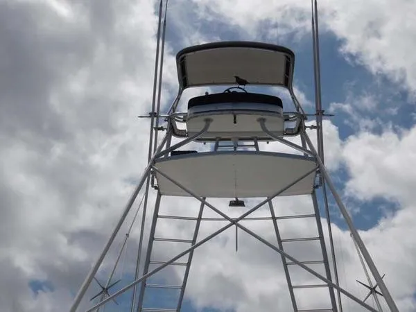 Slide: The Image of Hatteras Sportfish 1990 - 8