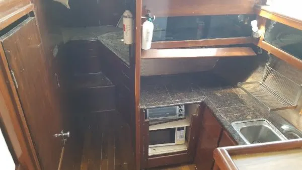 Slide: The Image of Hatteras 41 Aft cabin 1964 - 6