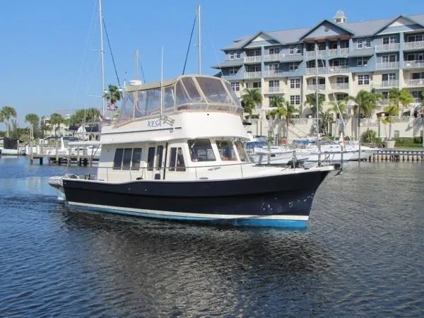Slide: The Image of Mainship 400 Trawler 2008 - 0