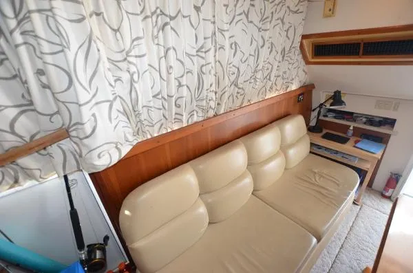 Slide: The Image of Mainship Trawler 2000 - 10