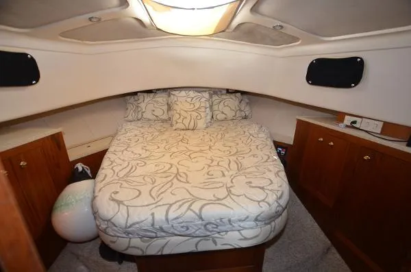 Slide: The Image of Mainship Trawler 2000 - 3