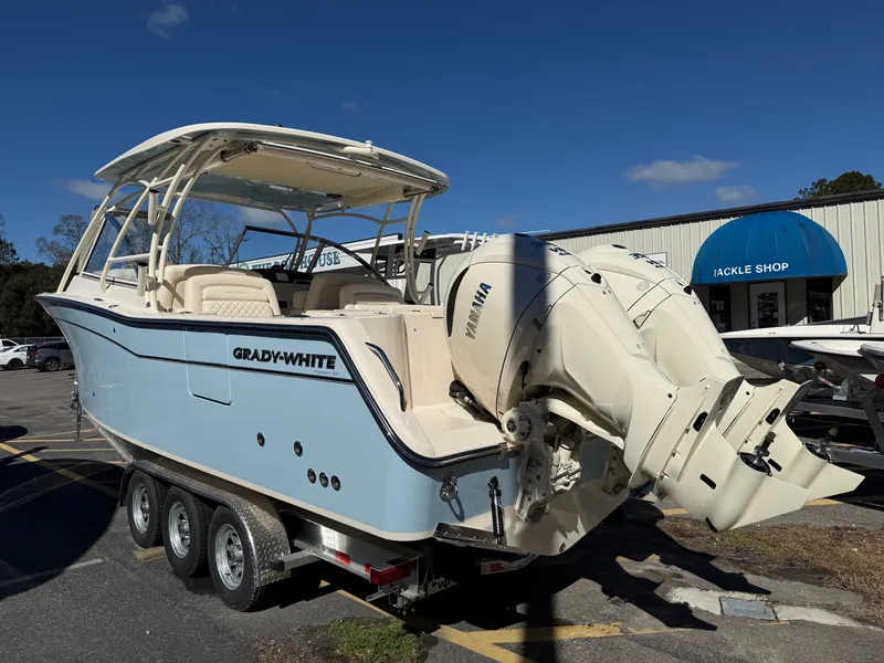 Slide: The Image of Grady-White Freedom 307 2026 - 11