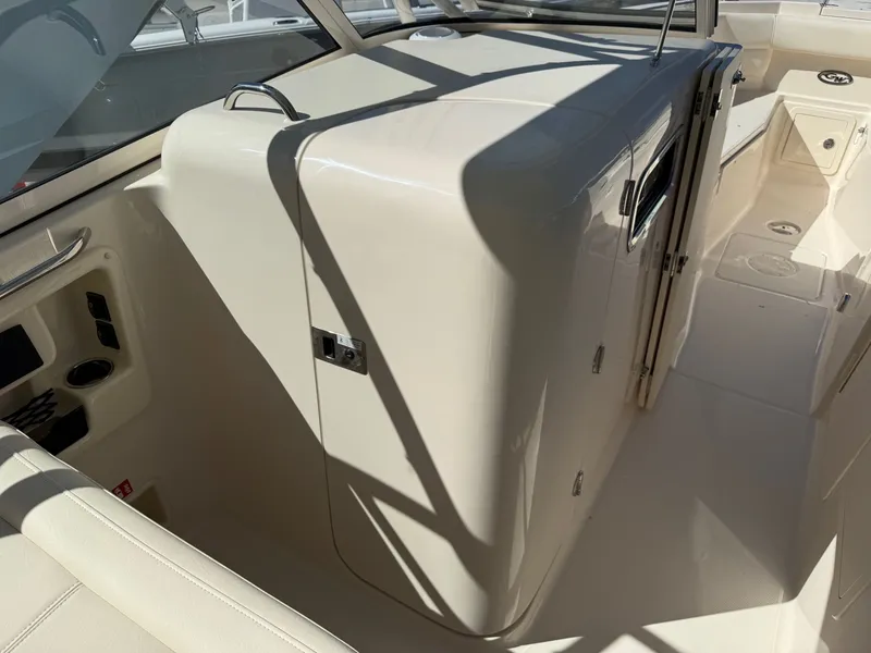 Slide: The Image of Grady-White Freedom 307 2026 - 14