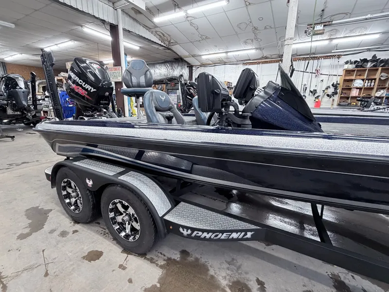 Slide: The Image of Phoenix Bass Boat 721 ProXP 2017 - 32
