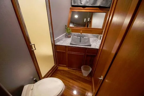 Slide: The Image of Nordlund Raised Pilothouse 1985 - 11