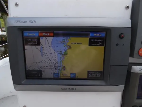 Slide: The Image of Hunter 38 2006 - 11