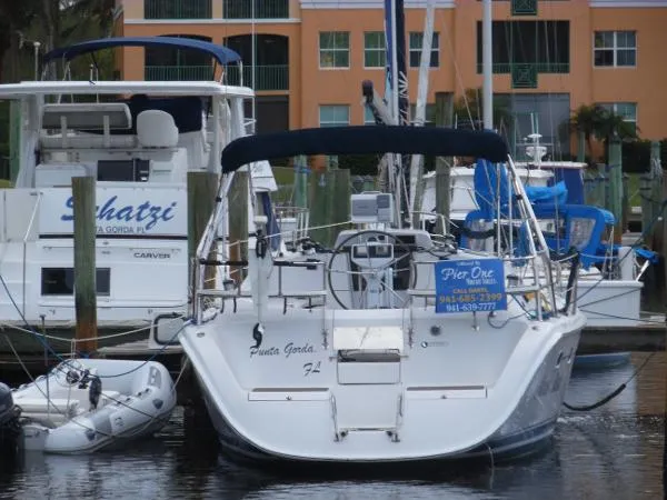 Slide: The Image of Hunter 38 2006 - 4
