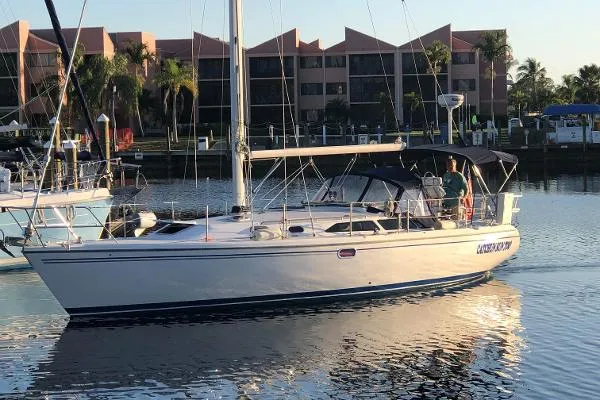 Slide: The Image of Catalina 36 MkII 2005 - 0