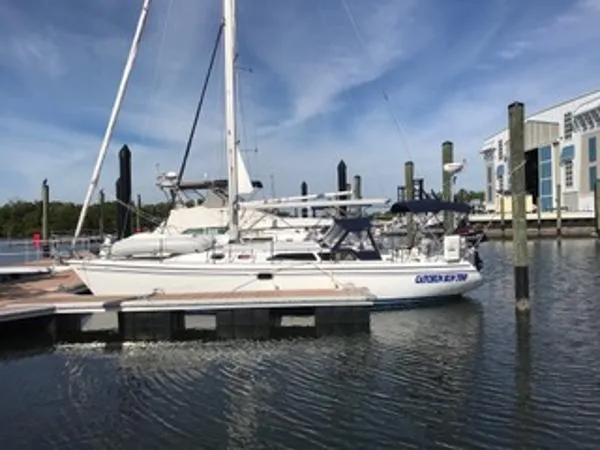 Slide: The Image of Catalina 36 MkII 2005 - 10