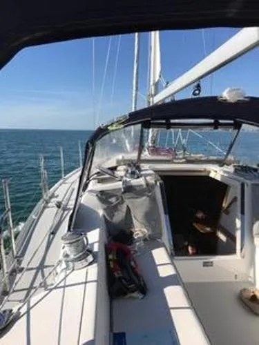Slide: The Image of Catalina 36 MkII 2005 - 8