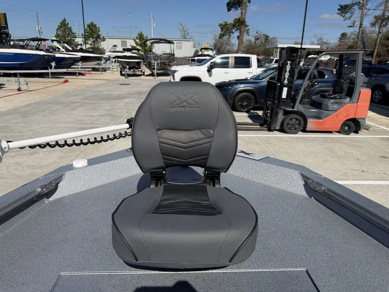 Slide: The Image of Xpress H20B 2026 boat seat in parking lot. - 25