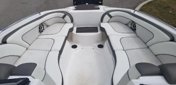 Slide: The Image of Yamaha 242 Limited S 2014 - 10