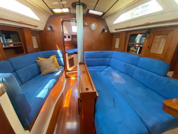 Slide: The Image of Canadian Sailcraft CS36 1989 - 3