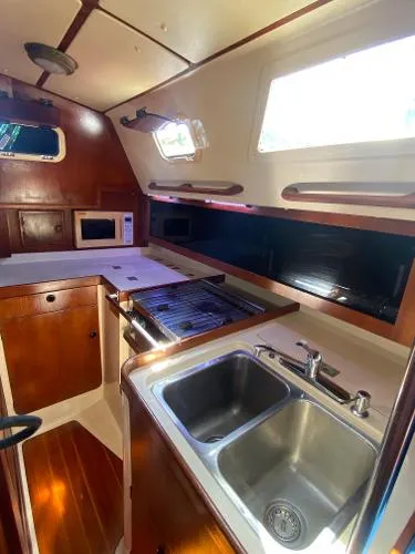 Slide: The Image of Canadian Sailcraft CS36 1989 - 6