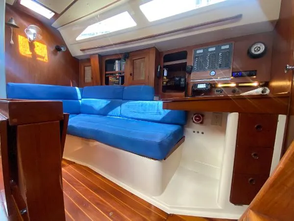 Slide: The Image of Canadian Sailcraft CS36 1989 - 7